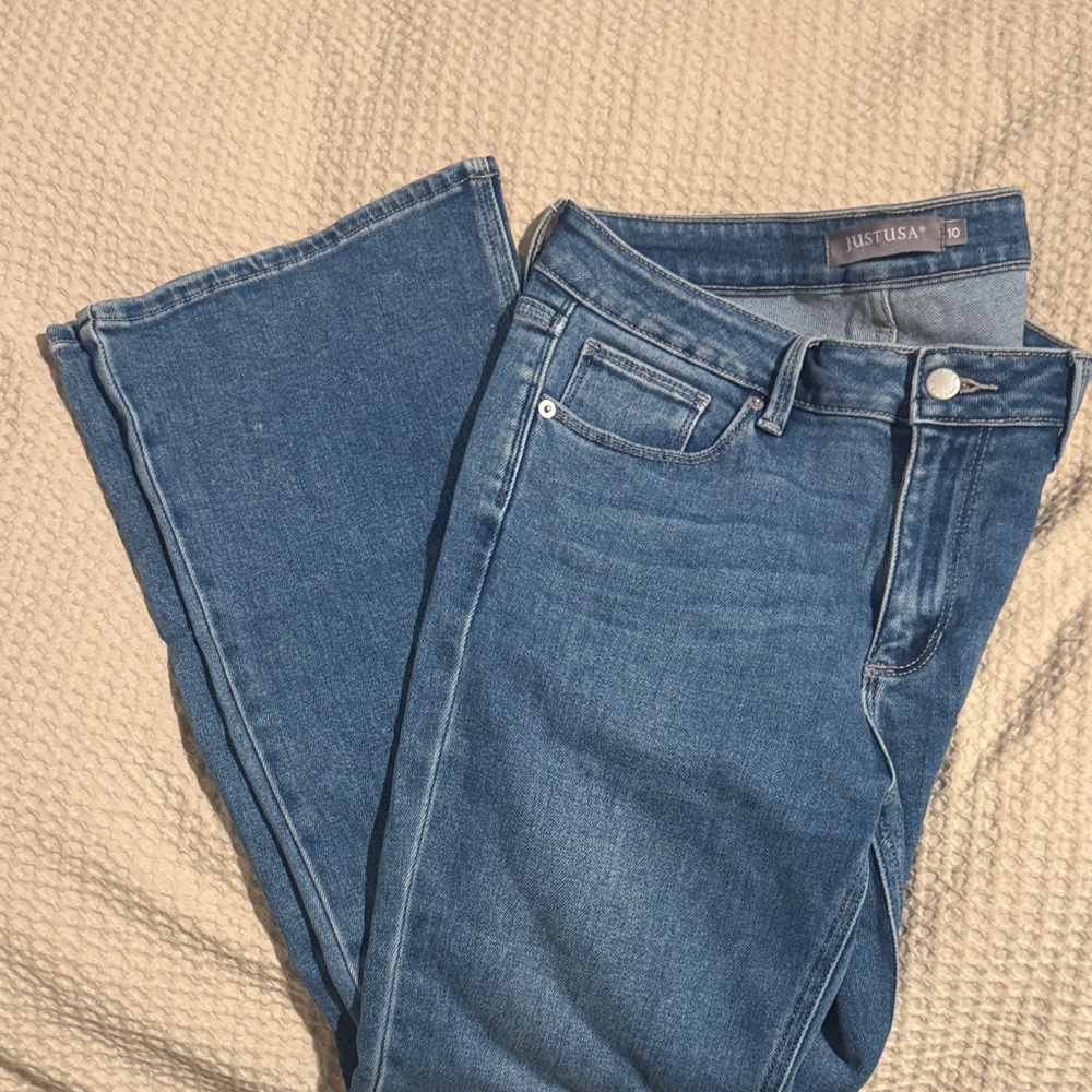 Just USA Women's Classic Blue Straight Leg Jeans